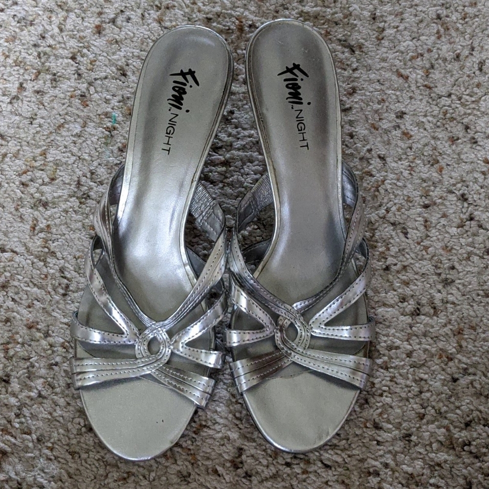 Silver Sandal Dress Shoes with Heel, Size 9 1/2